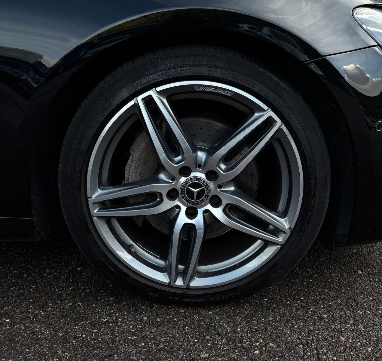 Fahrzeugabbildung Mercedes-Benz E 300 d AMG Line