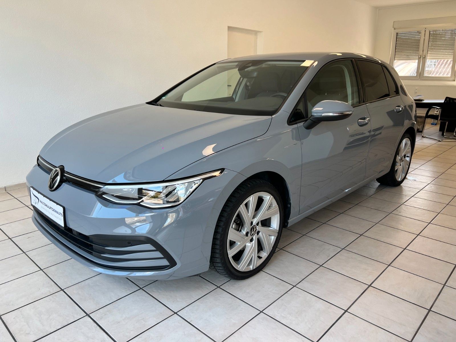 Volkswagen Golf VIII Lim. Life eTSI*Service Neu*