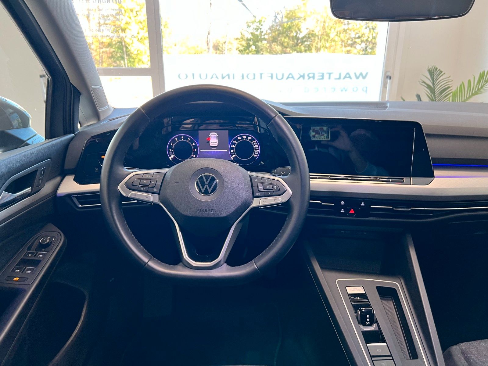 Fahrzeugabbildung Volkswagen Golf VIII Lim. Life eTSI*Service Neu*