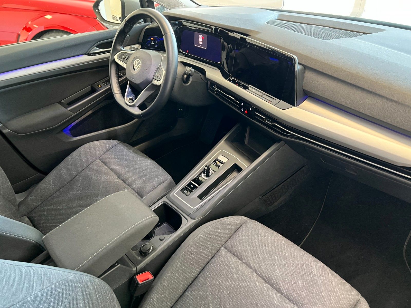 Fahrzeugabbildung Volkswagen Golf VIII Lim. Life eTSI*Service Neu*