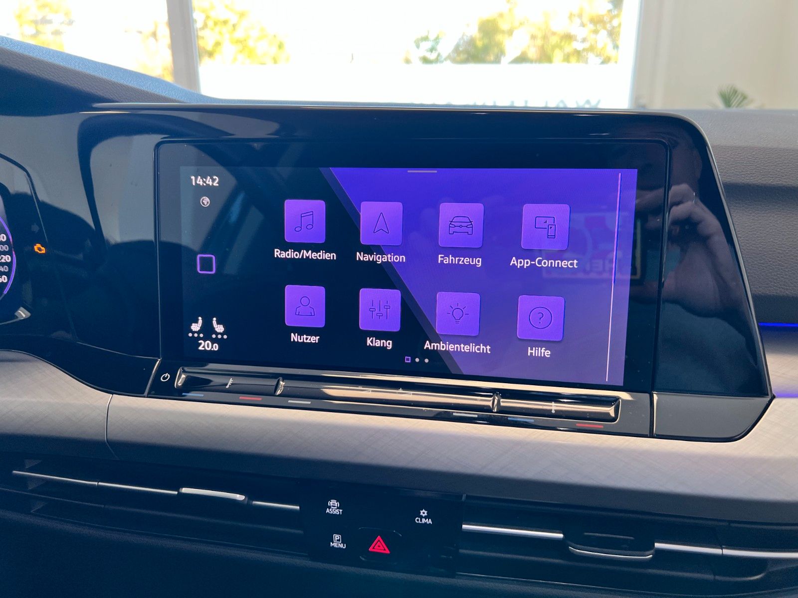 Fahrzeugabbildung Volkswagen Golf VIII Lim. Life eTSI*Service Neu*