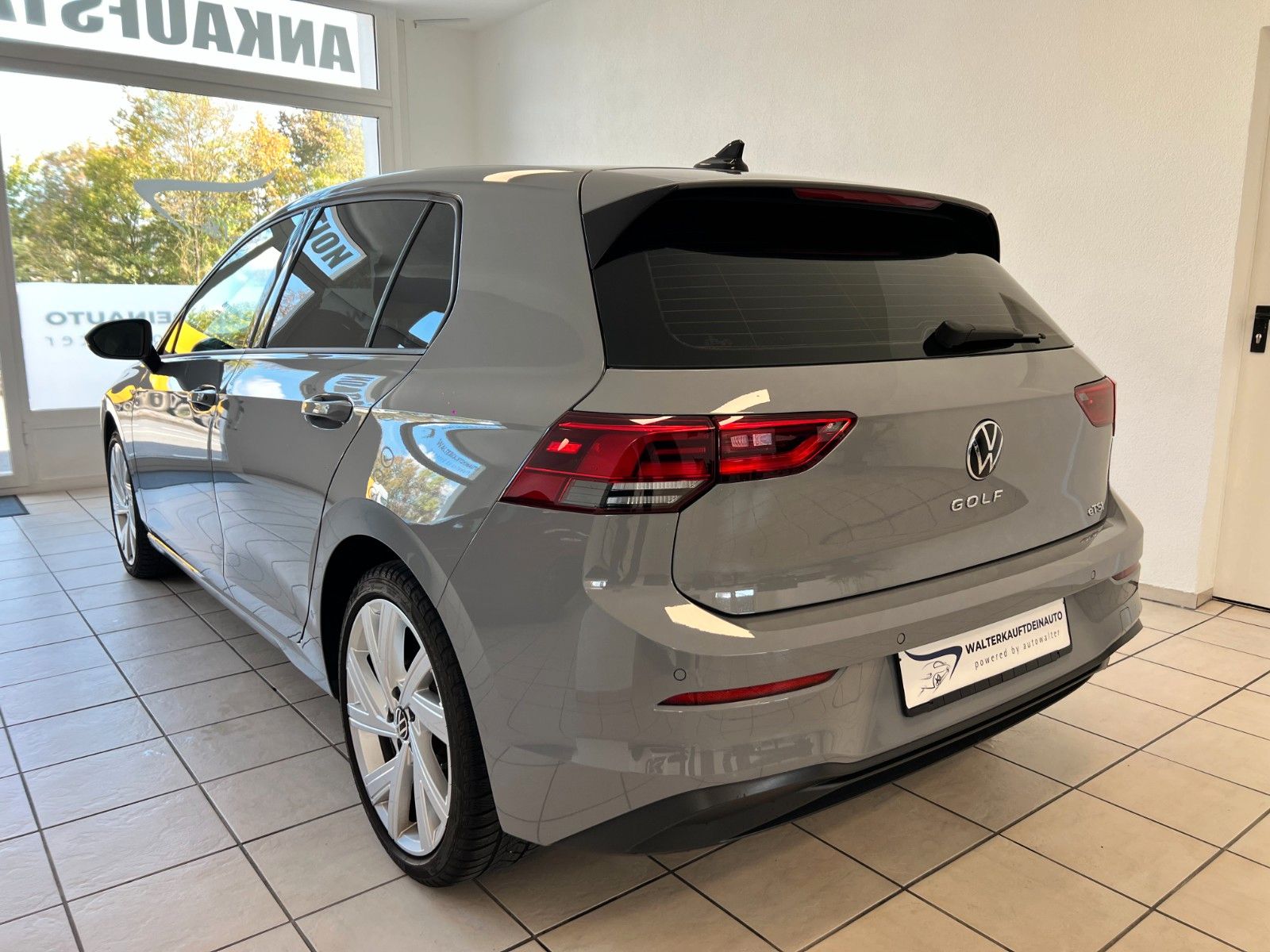 Fahrzeugabbildung Volkswagen Golf VIII Lim. Life eTSI*Service Neu*