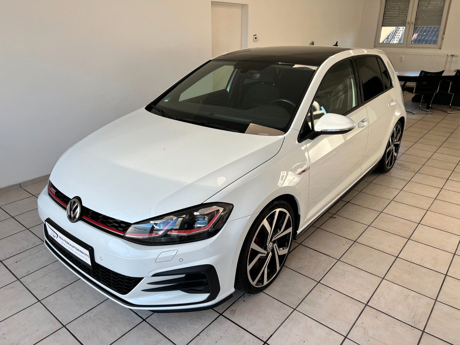 Volkswagen Golf VII Lim. GTI Performance*Pano*19"*Keyless