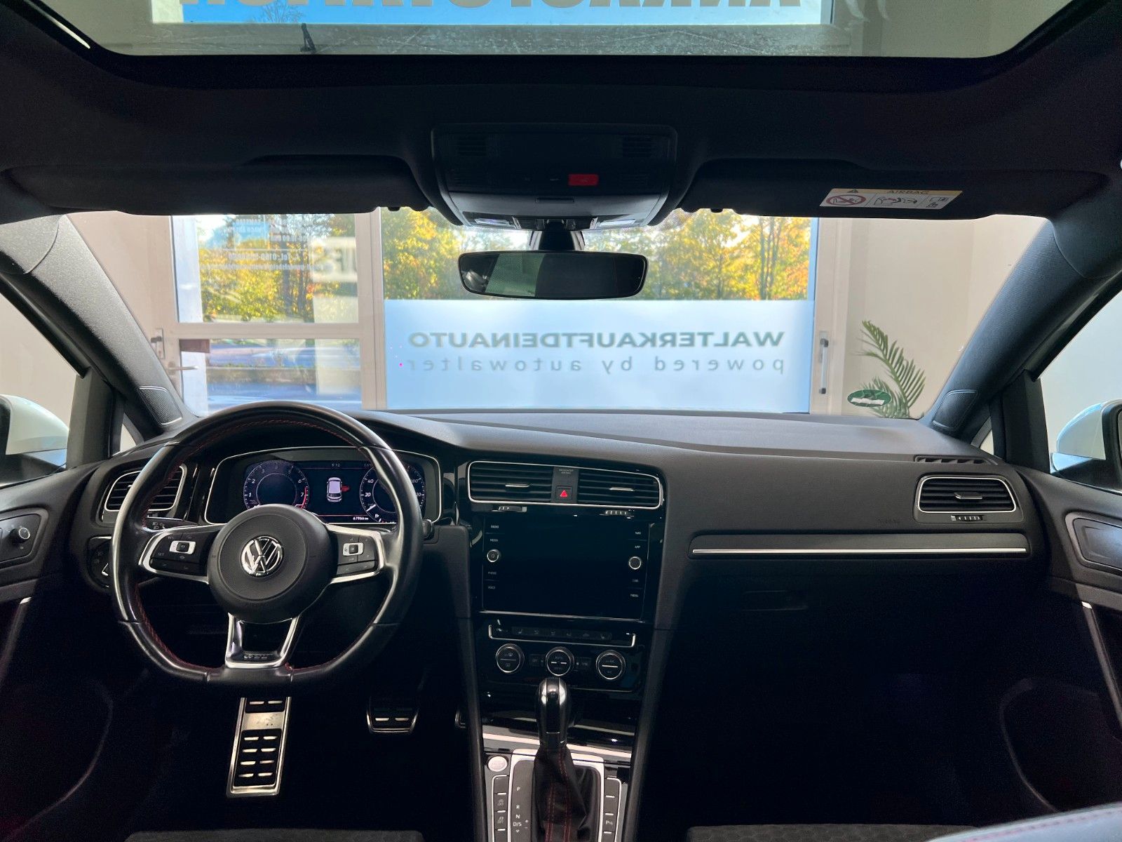 Fahrzeugabbildung Volkswagen Golf VII Lim. GTI Performance*Pano*19"*Keyless