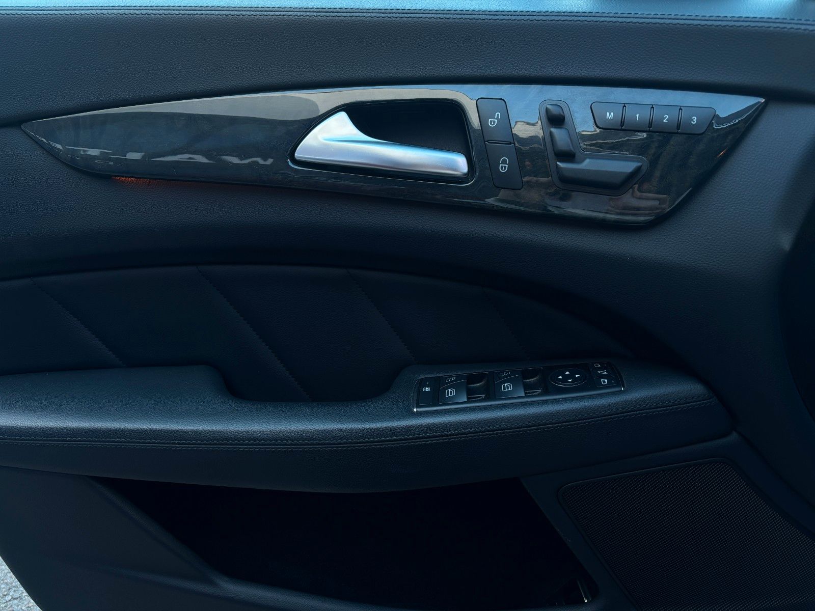 Fahrzeugabbildung Mercedes-Benz CLS 350 BlueEfficy, Schiebedach,Standheizung